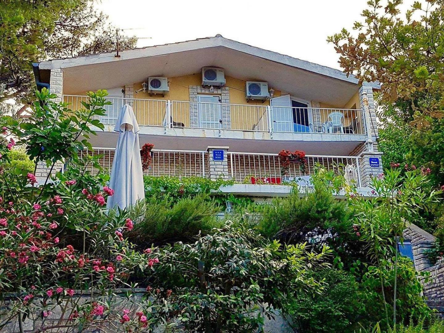 Apartmani Lidija Karin Donji Donji Karin Kültér fotó