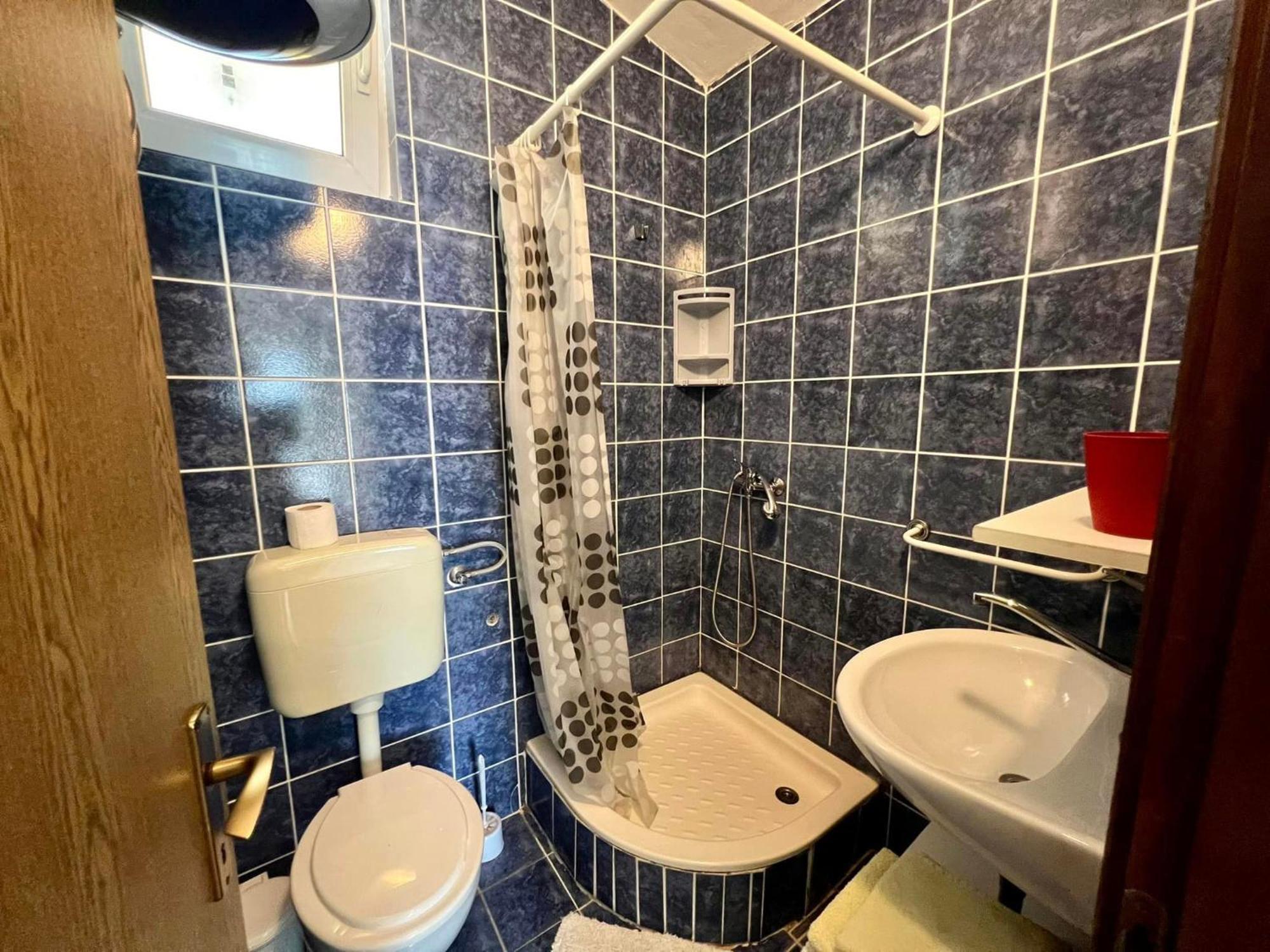 Apartmani Lidija Karin Donji Donji Karin Kültér fotó