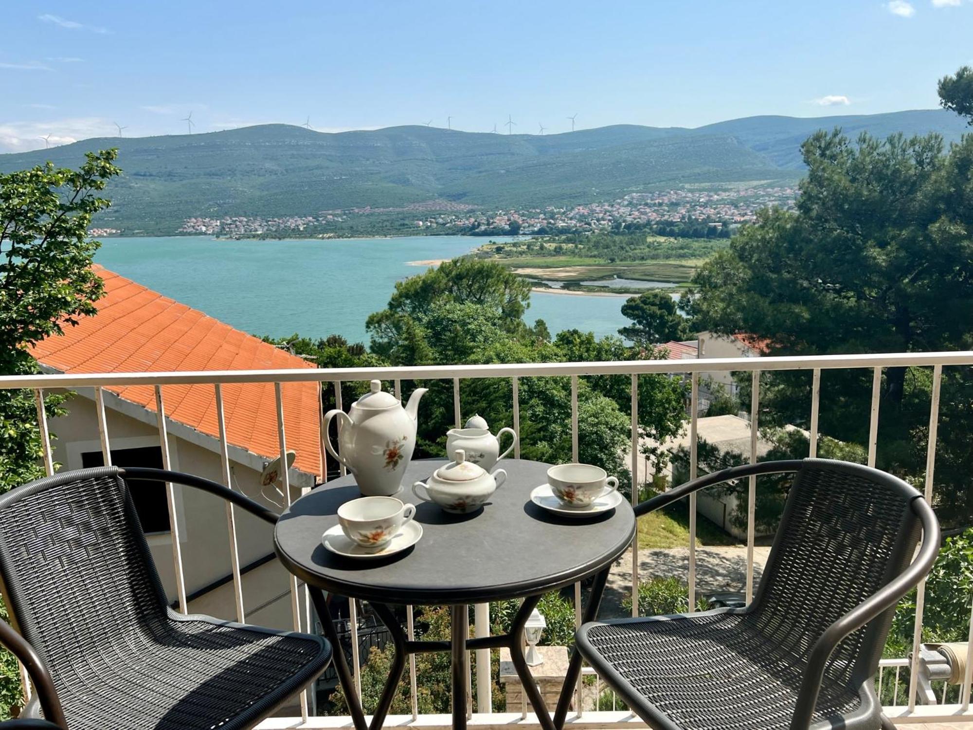 Apartmani Lidija Karin Donji Donji Karin Kültér fotó