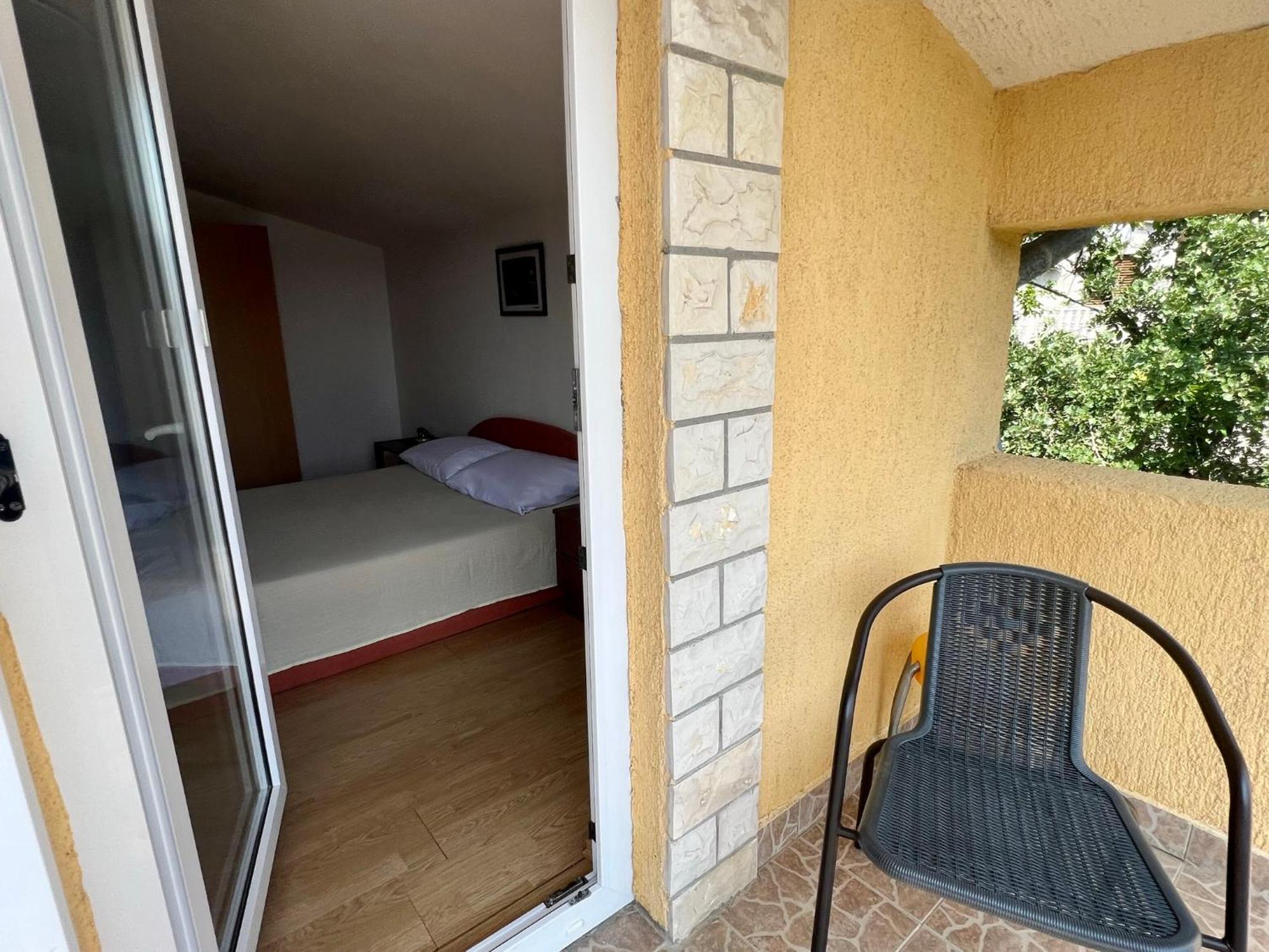 Apartmani Lidija Karin Donji Donji Karin Kültér fotó