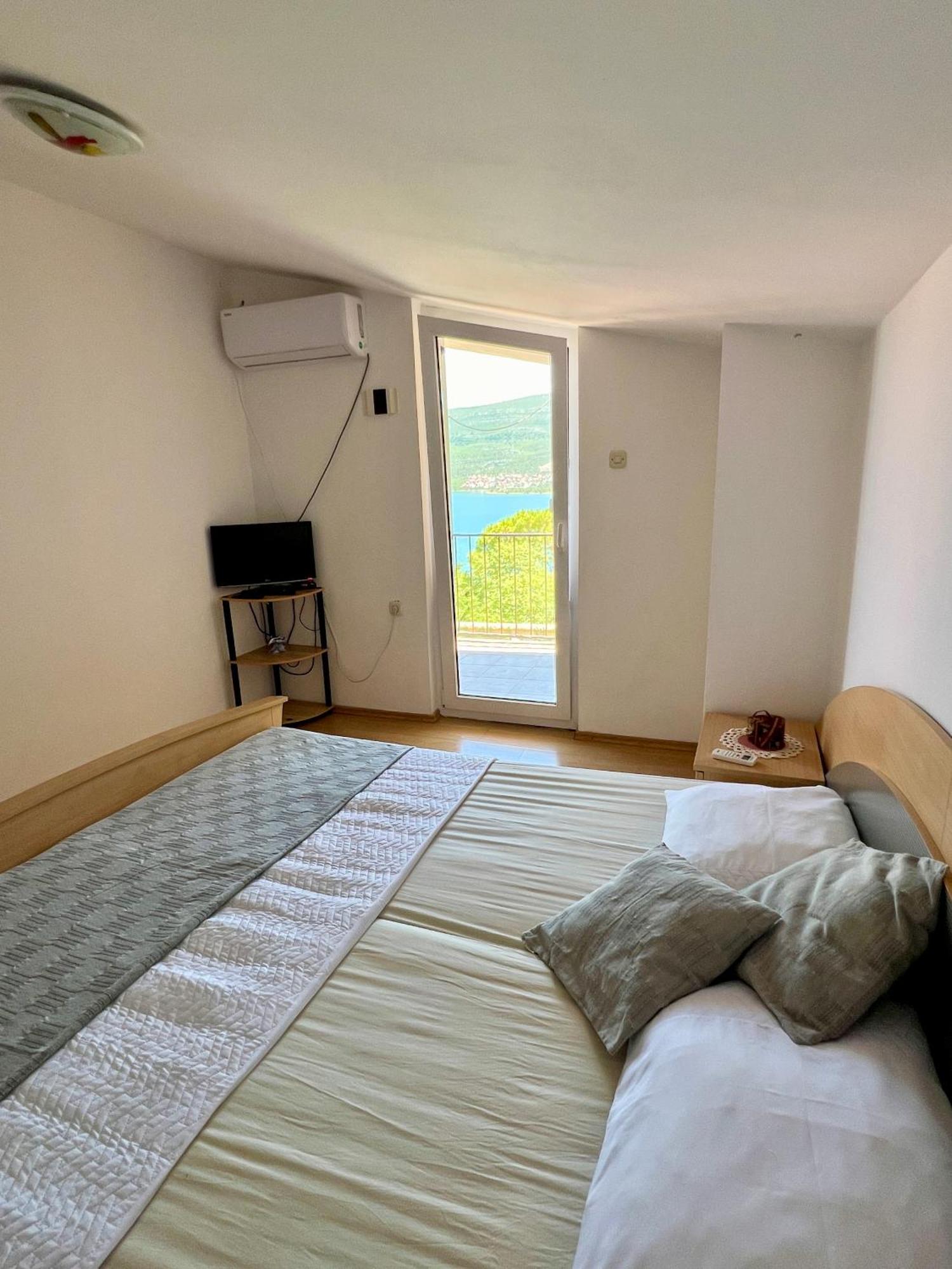 Apartmani Lidija Karin Donji Donji Karin Kültér fotó